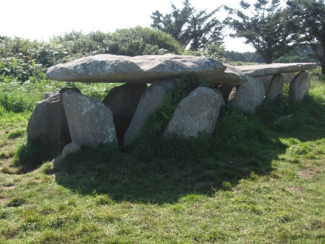20090823_3_dolmens